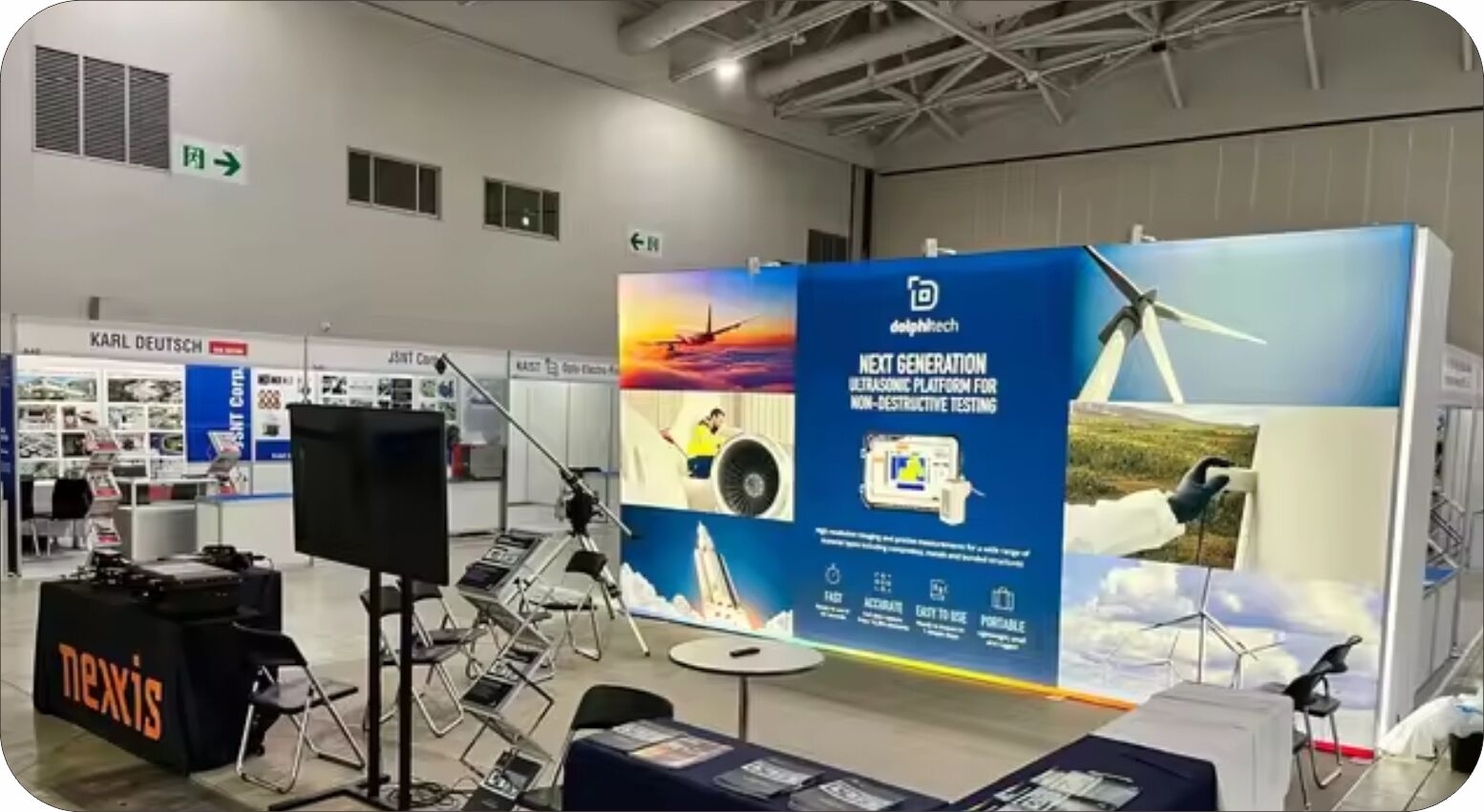 Výstavní skříň pro zobrazení obrázků