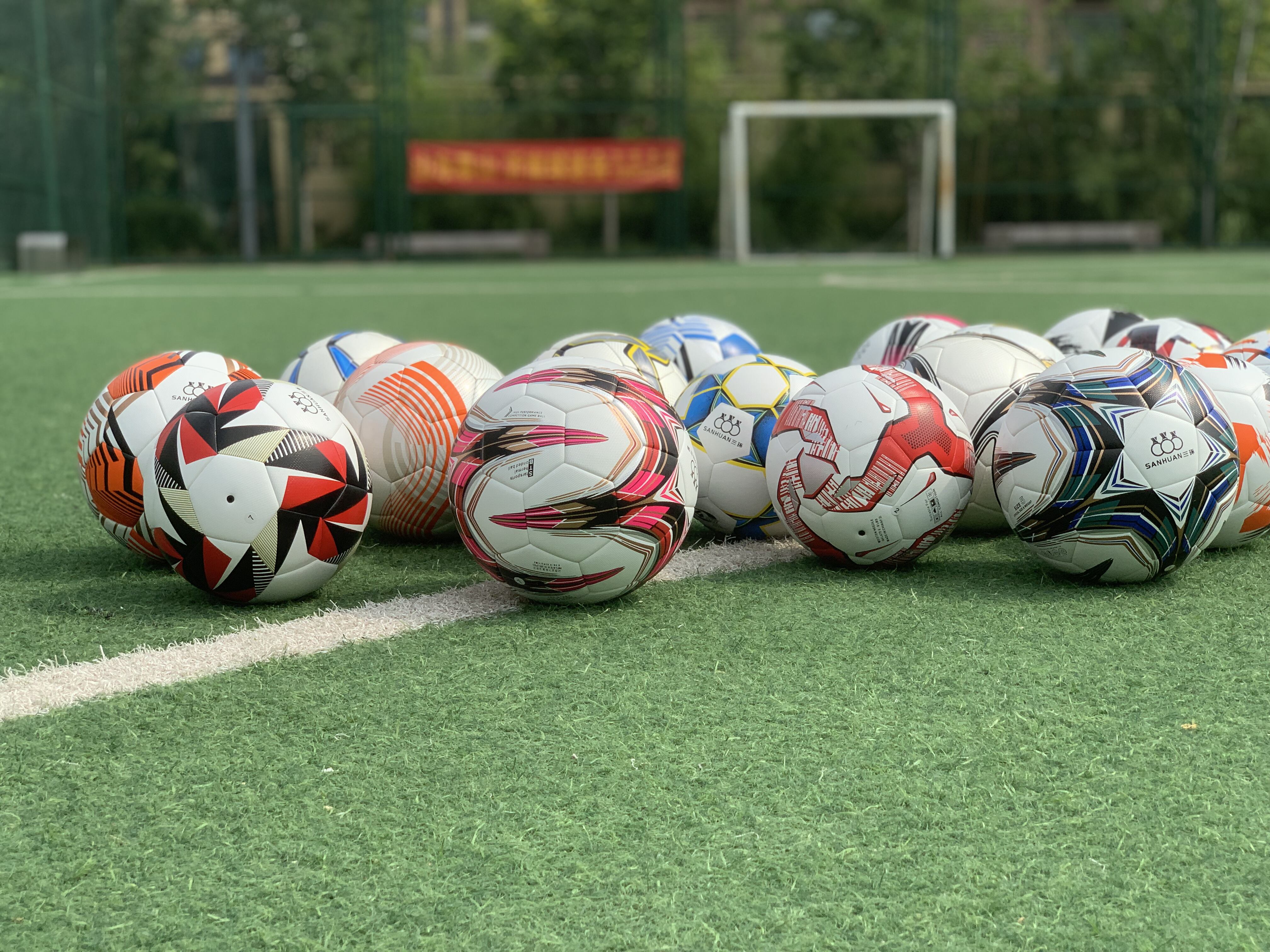 Machine Stitched vs Hand Stitched vs Thermal Bonded Soccer Balls 