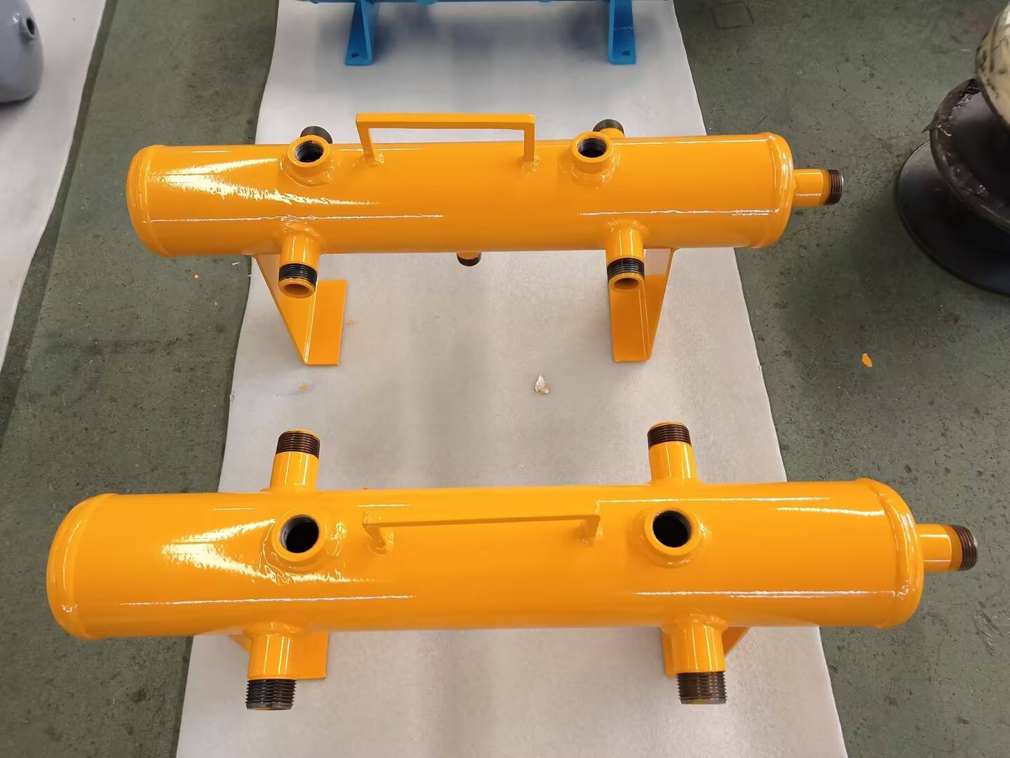 Customized gas manifold tanks   