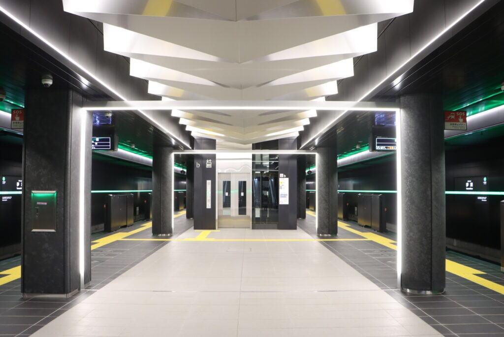 Official iInforich Yumeshima Station Interior