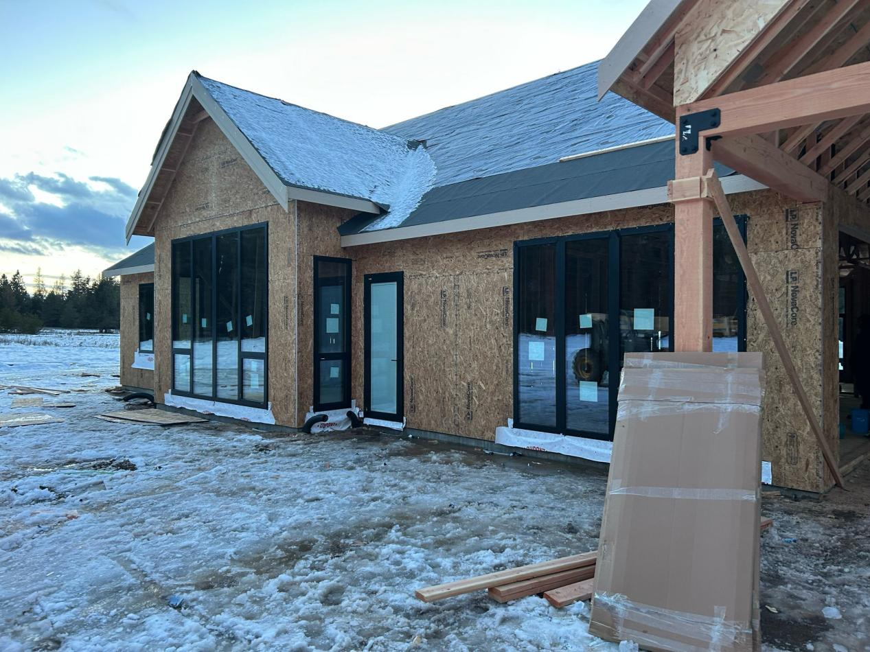 Perbaikan Cepat untuk Masalah Umum pada Pintu dan Jendela: Bunyi Berderit, Kendur, dan Goresan Ringan