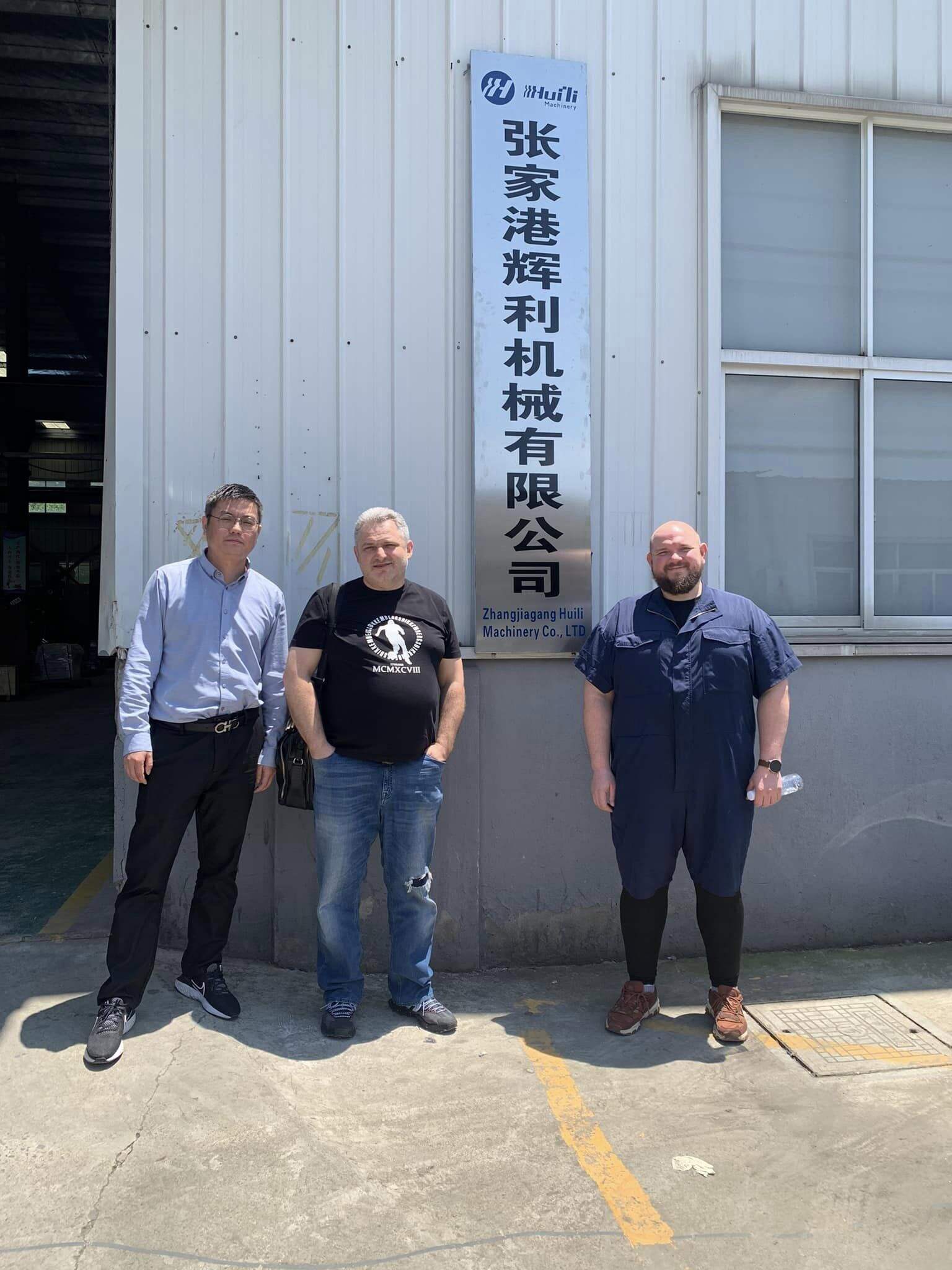 Customers Come To Visit Our Factory