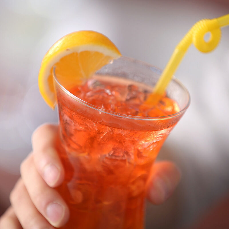 Verre à cocktail réutilisable en plastique – Résistant, élégant et multi-usages