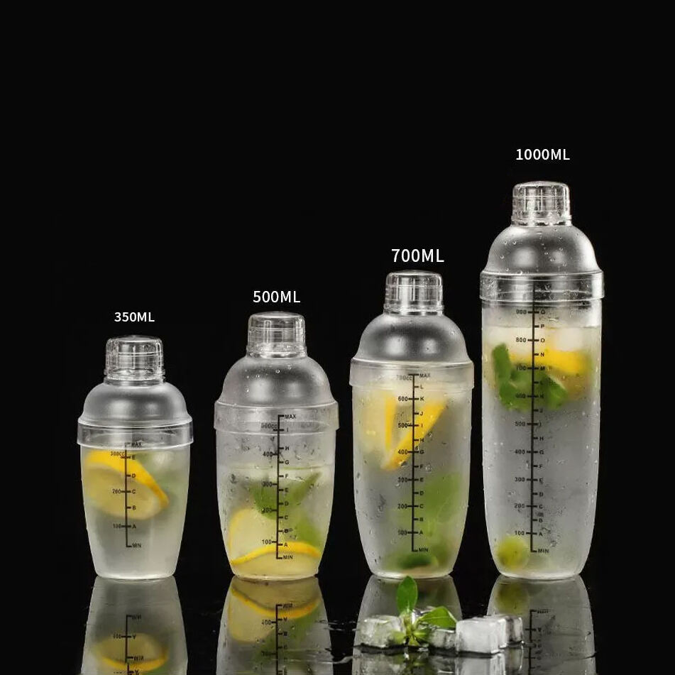 Plastic Cocktail Shaker Bottle with Scale and Strainer, Clear Plastic Martini Shaker Wine Mixer Bottle for Bar Party Home