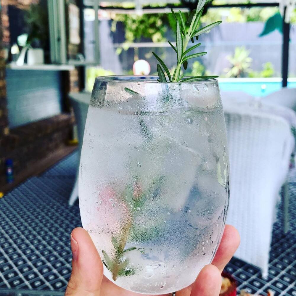 Verres à vin en plastique : parfaits pour les rassemblements en extérieur