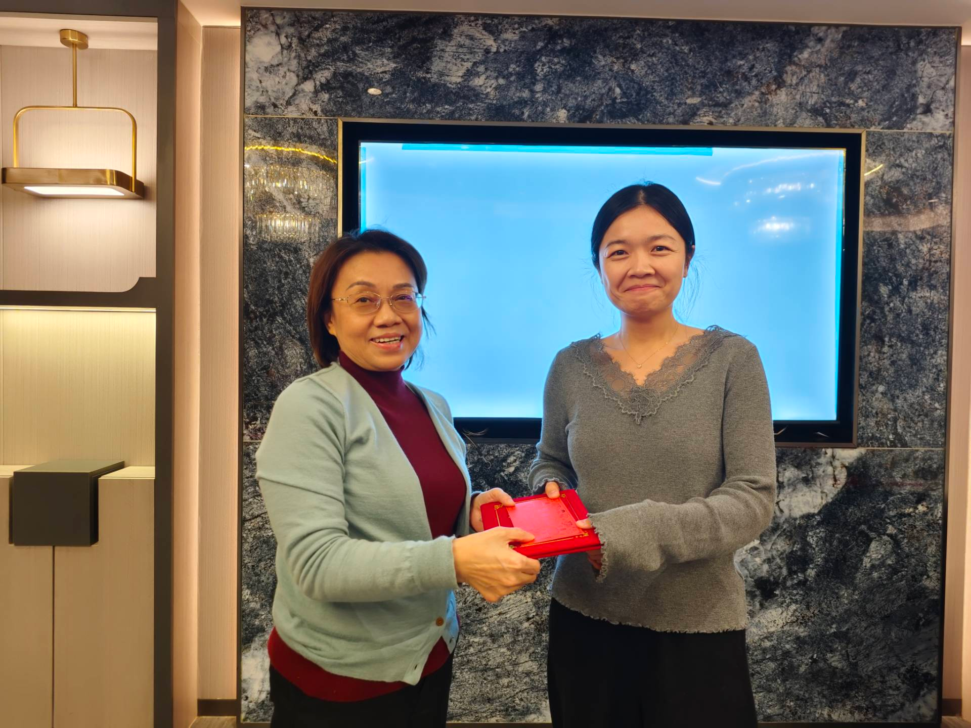 Charmlite Co., Ltd. Holds 2025 Year-End Gala to Honor Excellence & Strengthen Team Spirit