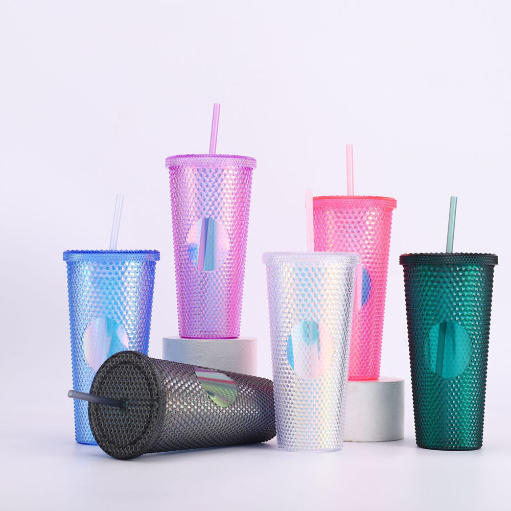 Verres en plastique polyvalents pour diverses applications