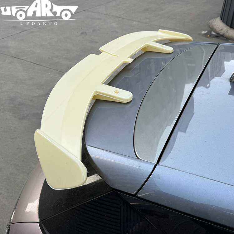 universale hatchback wing spoiler.jpg