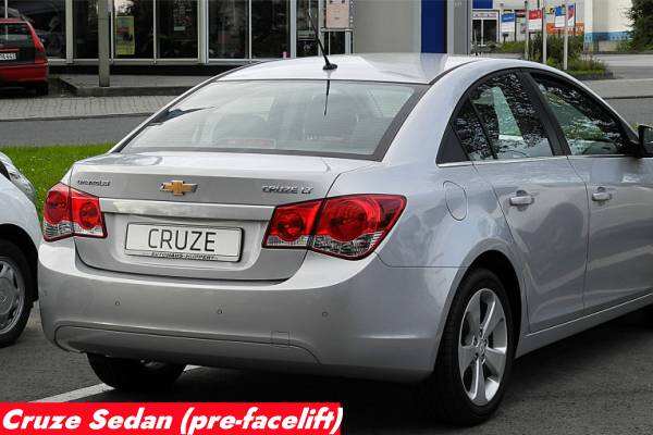 Cruze LS sedan (pre-facelift).jpg