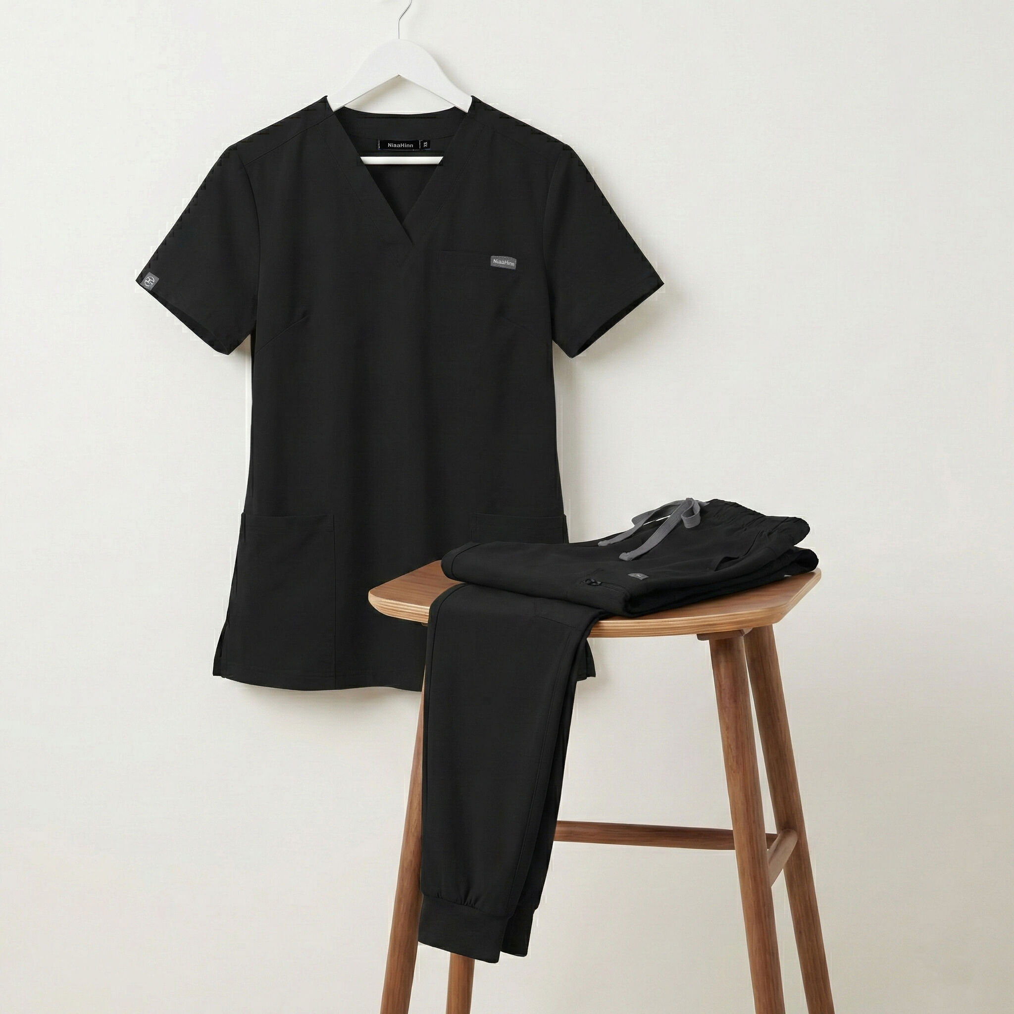 What Makes Black Scrub Sets a Trending Choice in Medical Apparel?