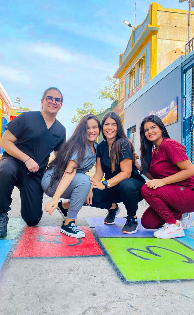 Medical Uniforms, Hospital Uniform, Nursing Scrub Manufacturer - Niaahinn