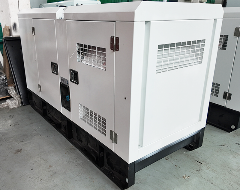 Yuchai YC4D180-D33 125Kw Silent Diesel Generator Set