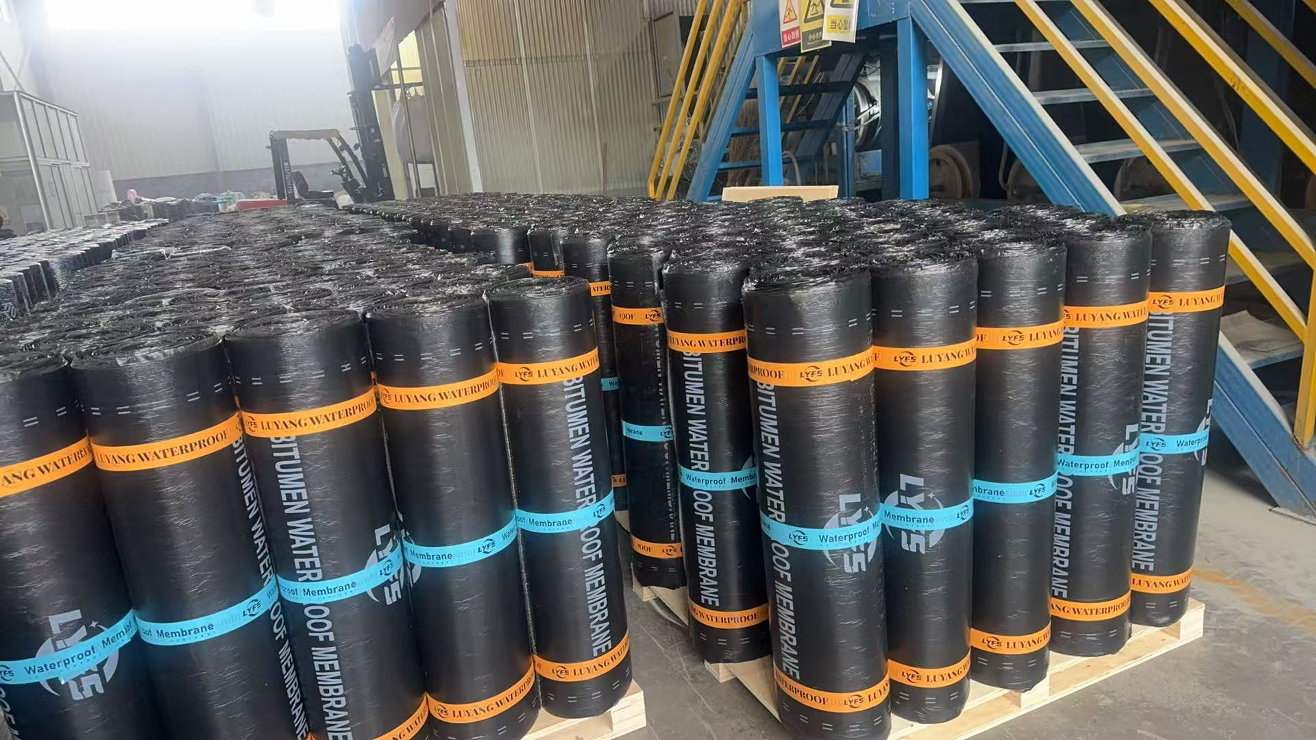 Why Bitumen Waterproof Membrane Stands Out for Roofs?
