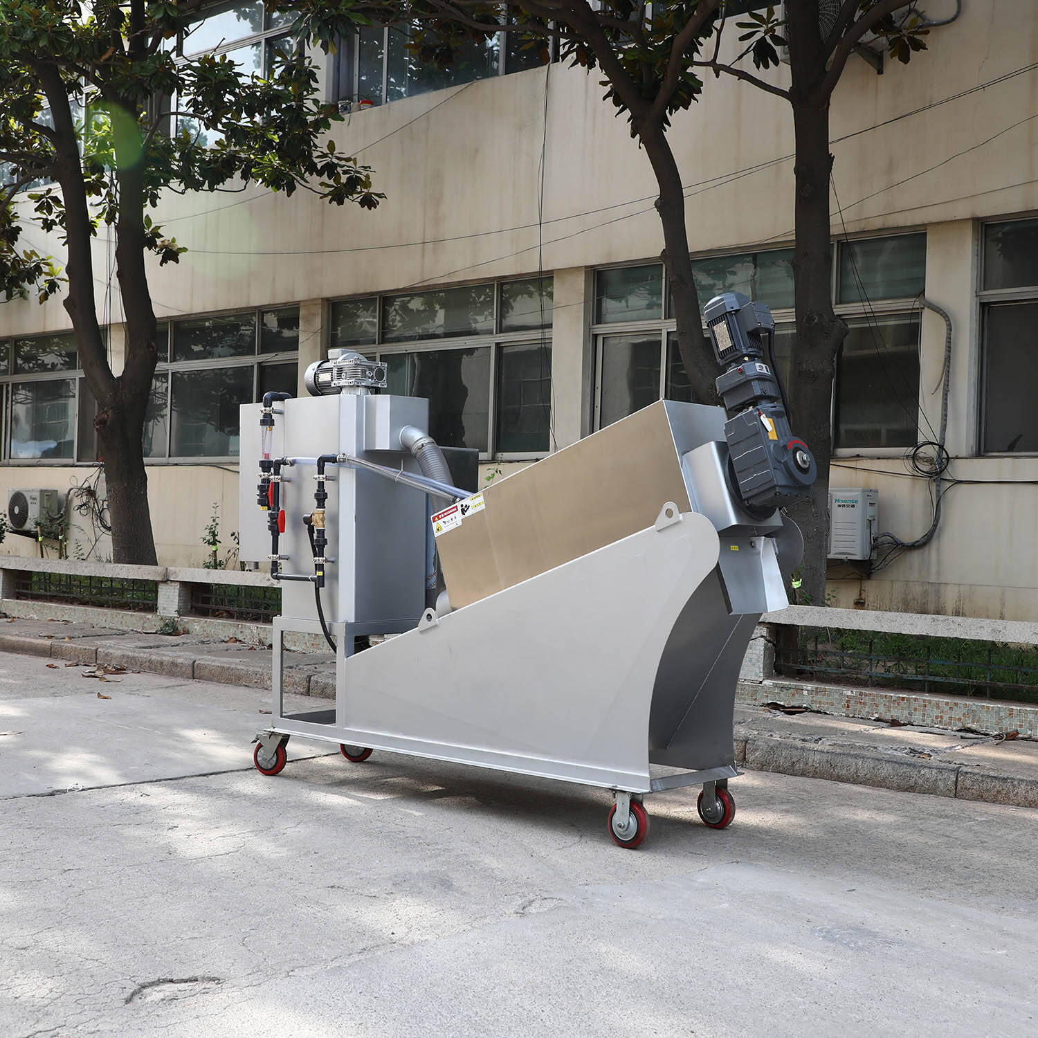 Slamavvatttningsmaskin: Anpassningsbara lösningar för att minska slamvolym i avloppsreningsverk