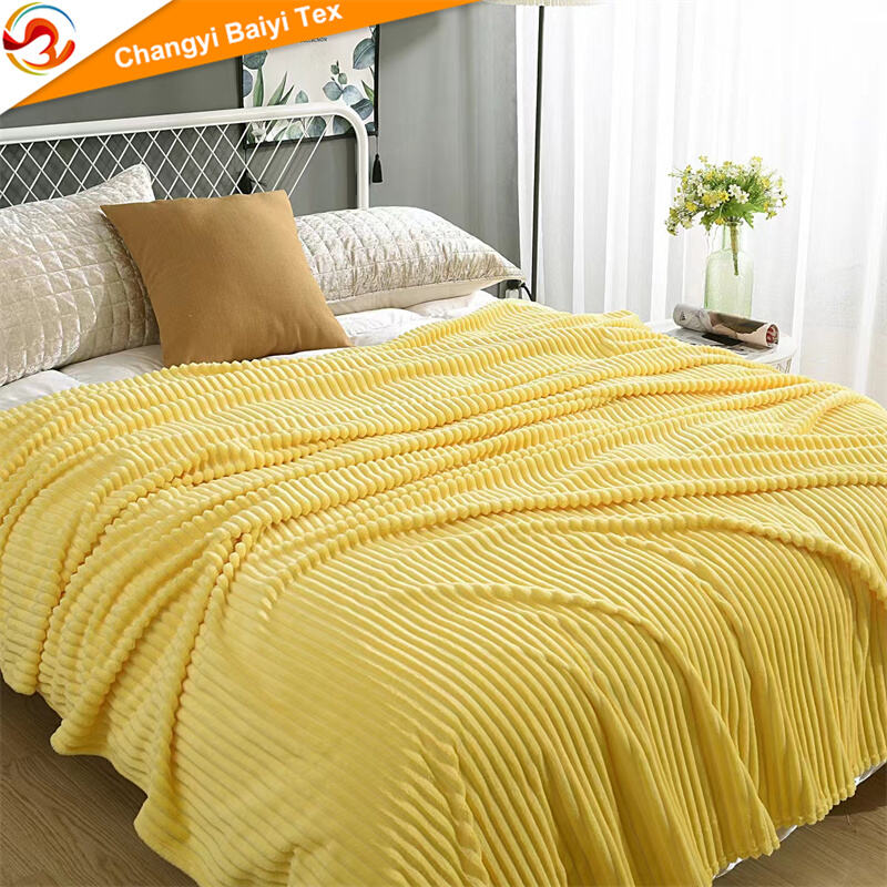 Szary koc z flisy flaneli na sofę nowoczesny jednokolorowy wzór paski pluszowy kocyk na kanapę dla dziecka