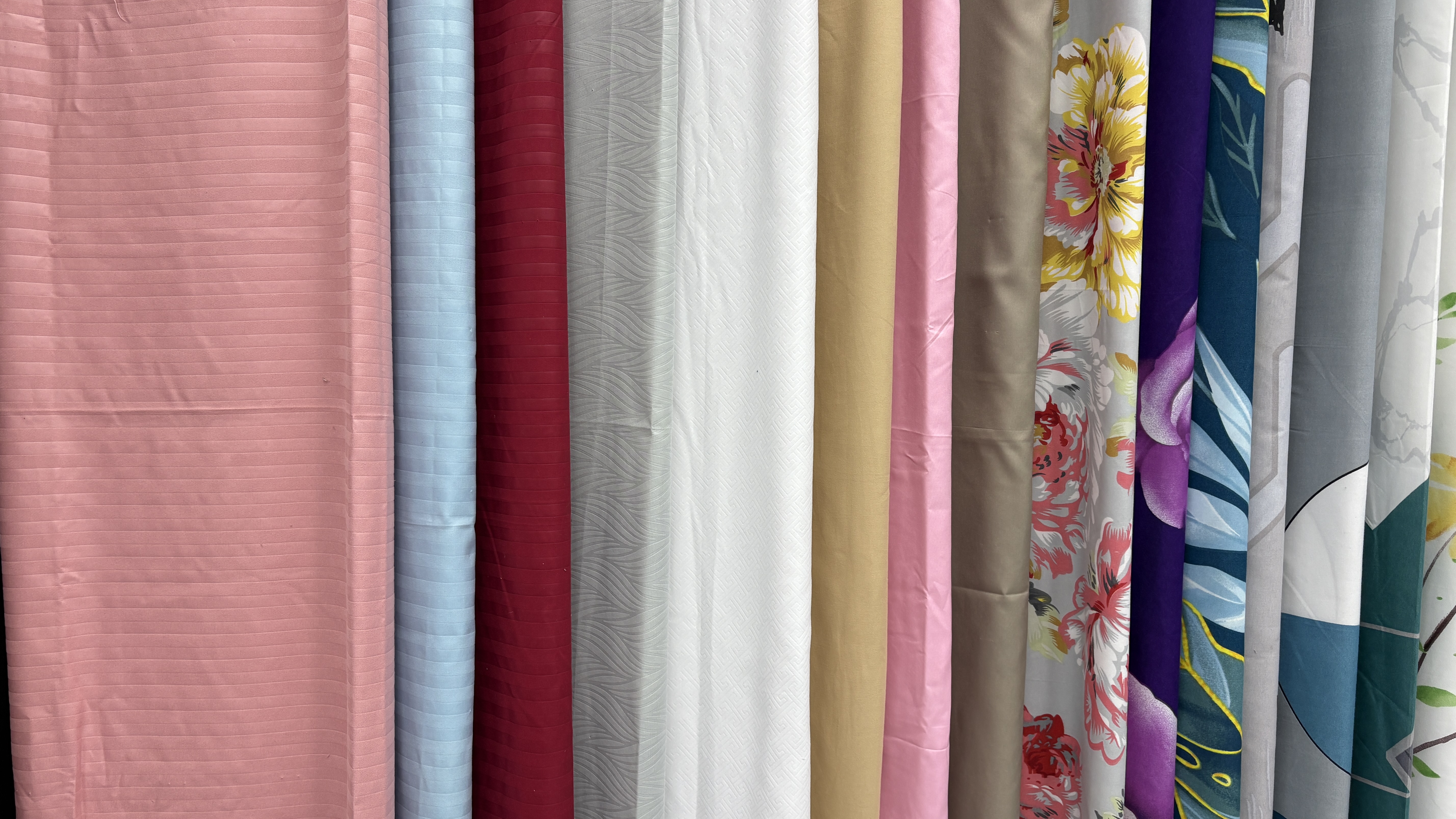 مفارش الأسرّة المصنوعة من أقمشة مطبوعة: المتانة والجودة