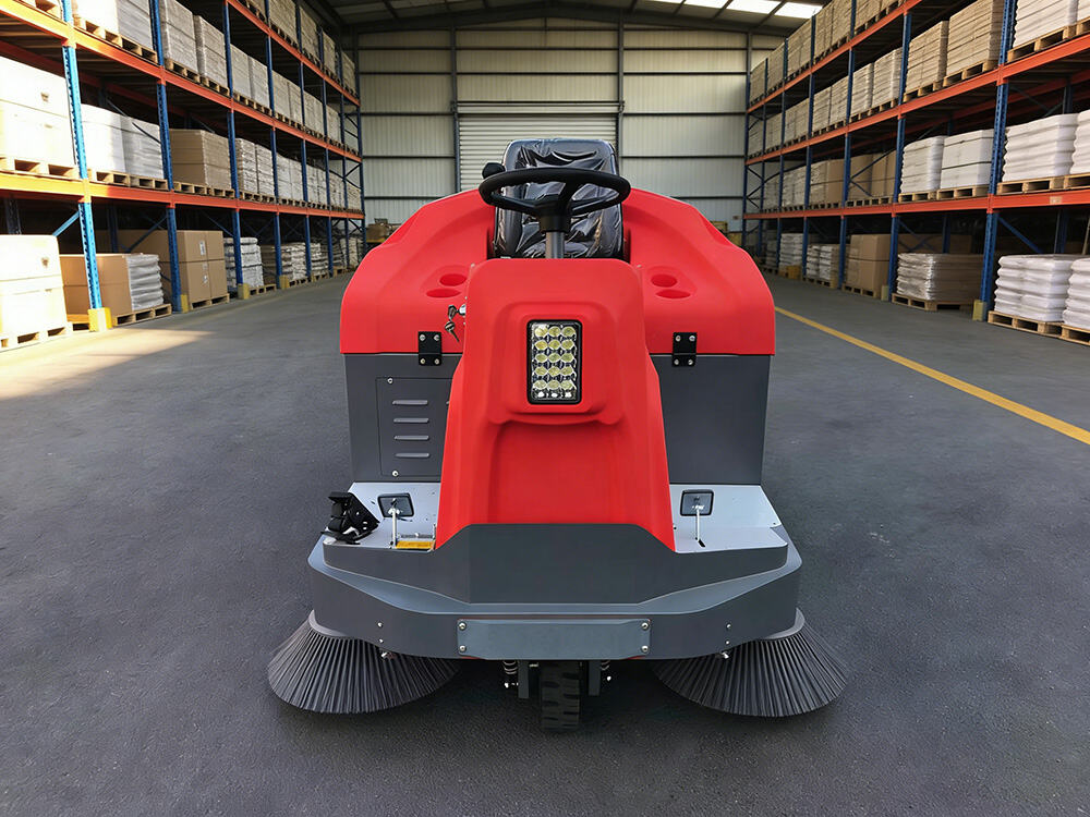 S5 Ride-On Sweeper Enhances Warehouse Cleaning Efficiency: A Customer Case Study