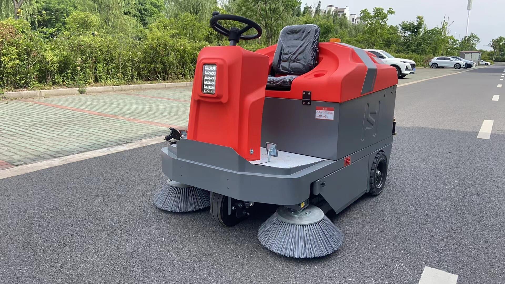 একটি সুপ্রিম পরিষ্কার পরিবেশের জন্য ঝাড়ু