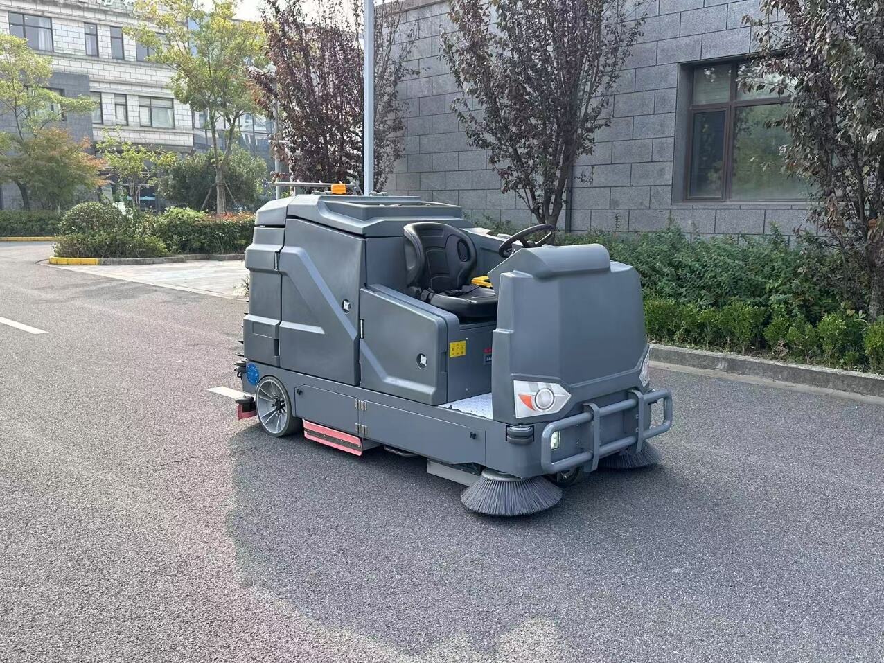 ফ্লোর সুইপার এবং তাদের উচ্চ কার্যকারিতা ফিল্টার বিশেষ পরিষ্কারের জন্য