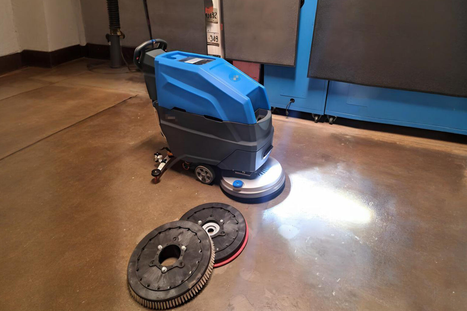 F530X Self-Propelled Floor Scrubber Delivered to Canada Warehouse with Custom Logo