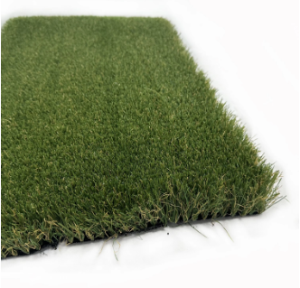 Tapis synthétique ou gazon naturel : lequel est le meilleur pour les petits jardins