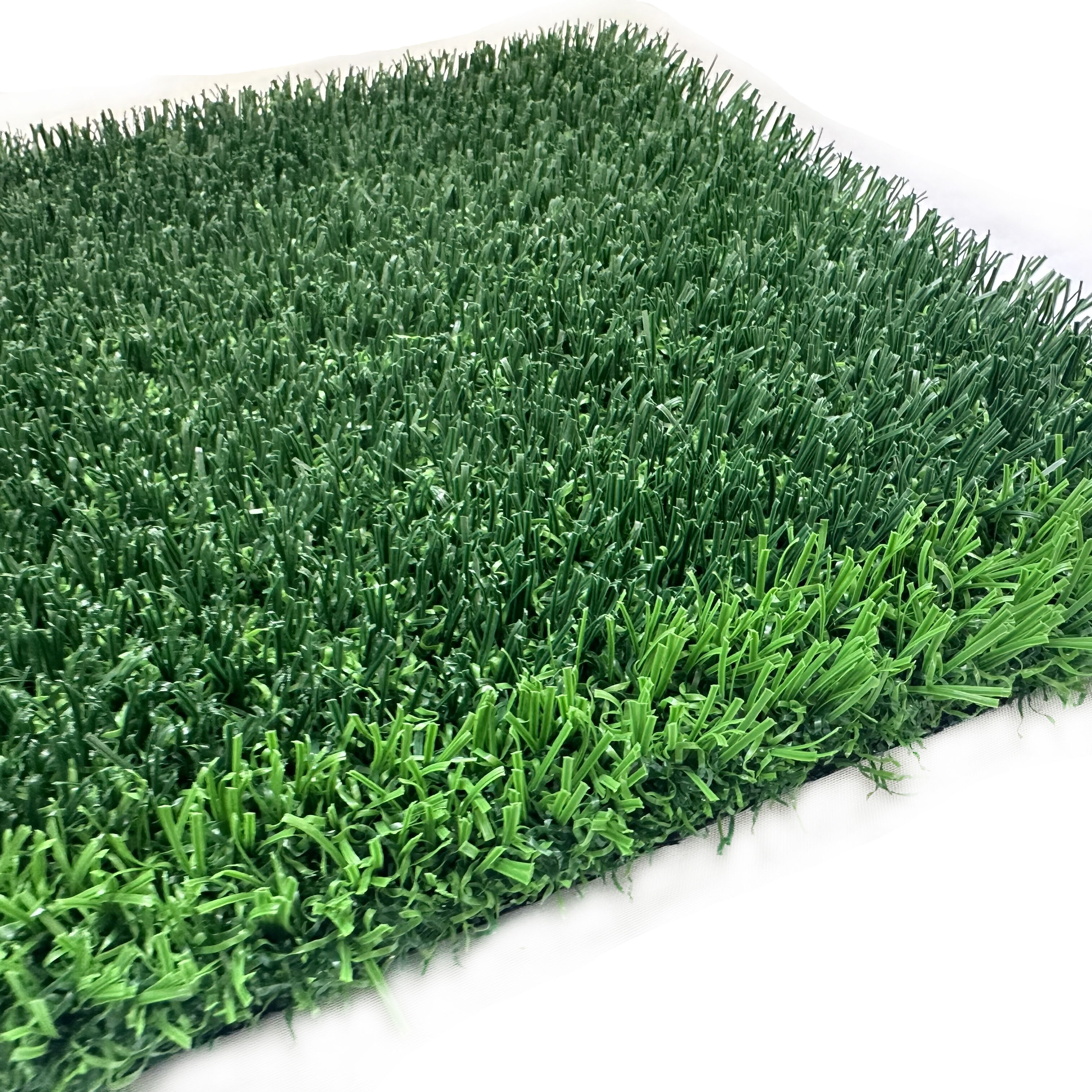 Gramado Artificial da Marca MCG para Futebol Sem Enchimento, com 33 Anos de Experiência e Testado conforme Padrão FIFA