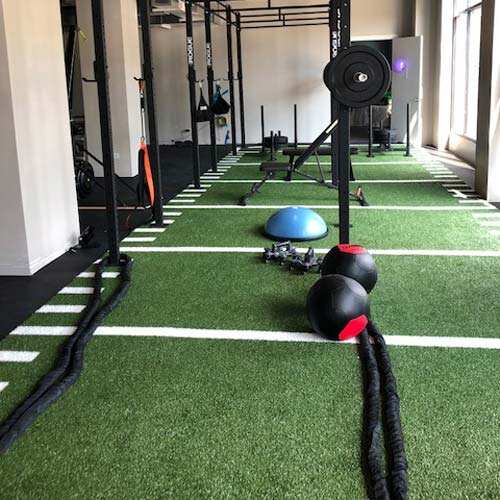 15mm Custom Gym Artificial Grass Mat - Durable PP Turf for Indoor Fitness & Golf Training