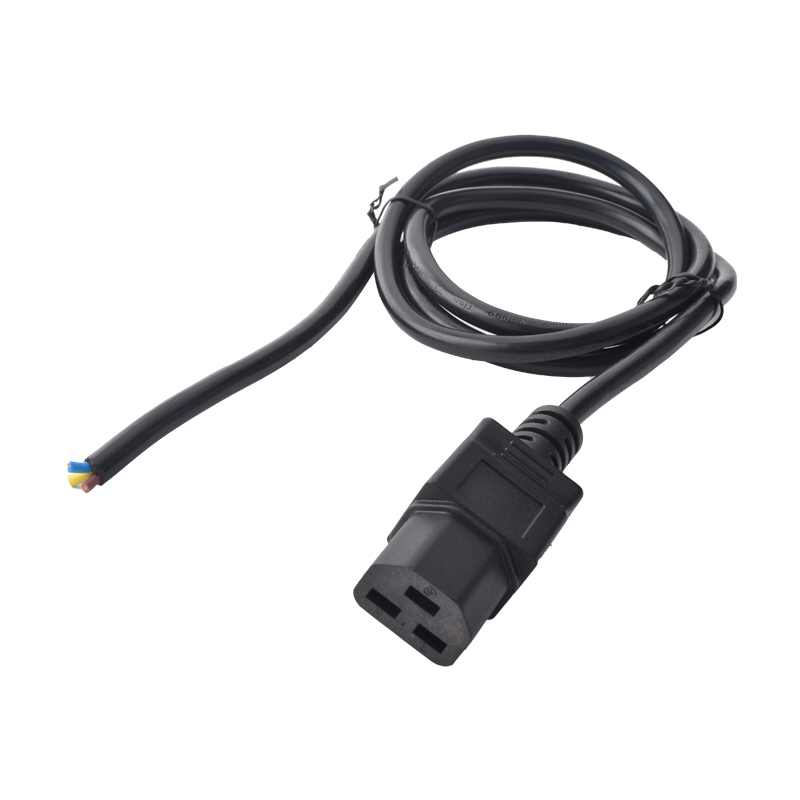 מה הופך את כבלי ה-PDU מסוג C19 ו-C20 של Tiantai Cable לפתרון אידיאלי להפצת כוח במراكז נתונים?