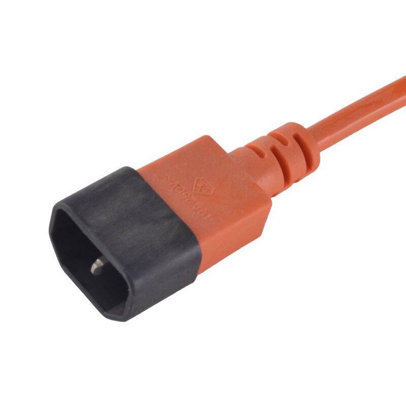 Wysokiej jakości przewody zasilające typu C13 zapewniające zgodność z przepisami obowiązującymi na całym świecie