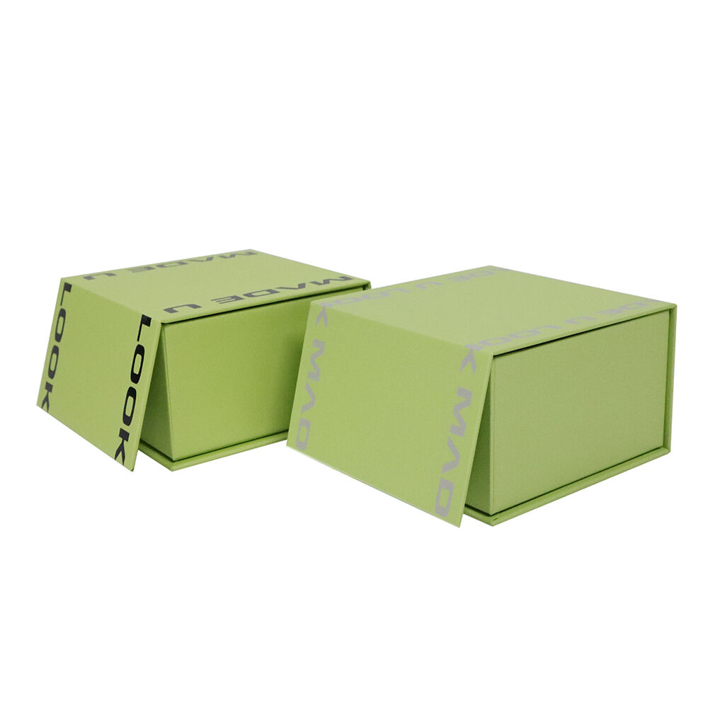 تعبئة شموع جميلة وواقيّة وخالية تمامًا من البلاستيك