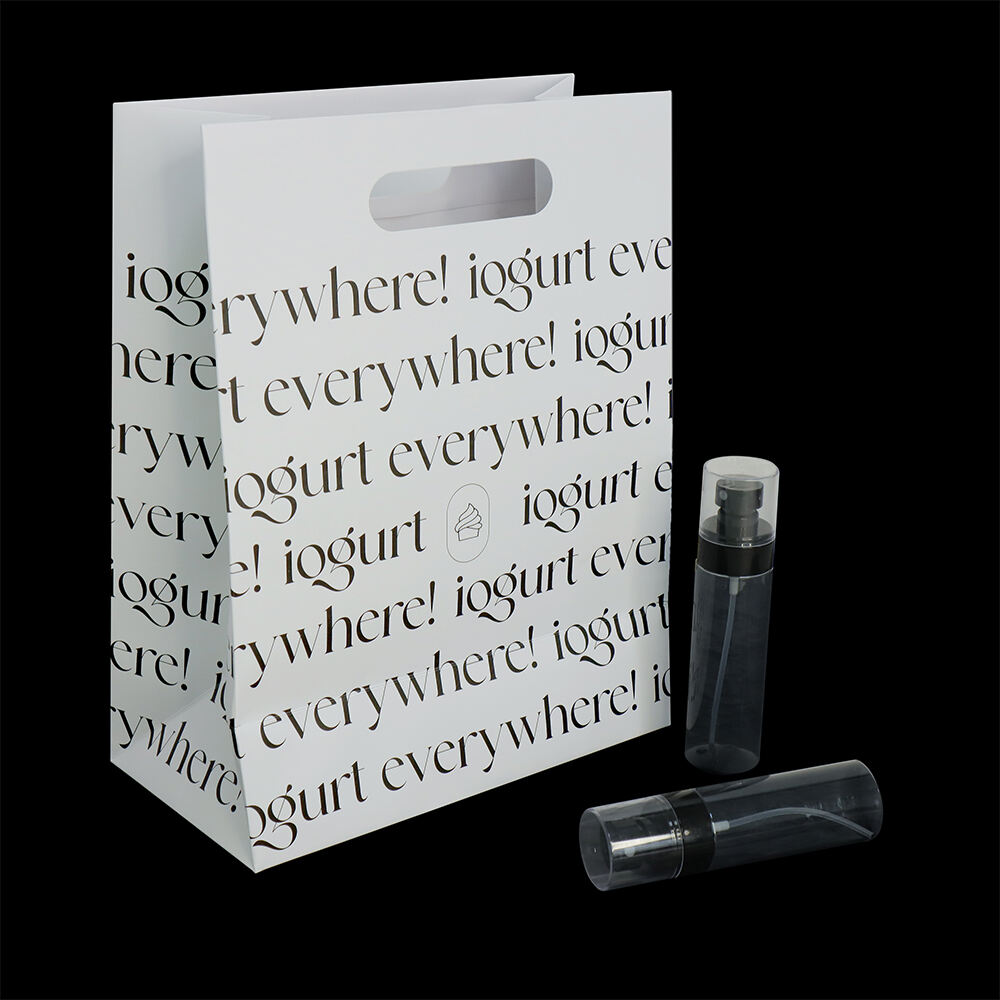Custom Logo Coated Paper White Clothing Packaging Gift Shopping Bag With Die Cut Handle