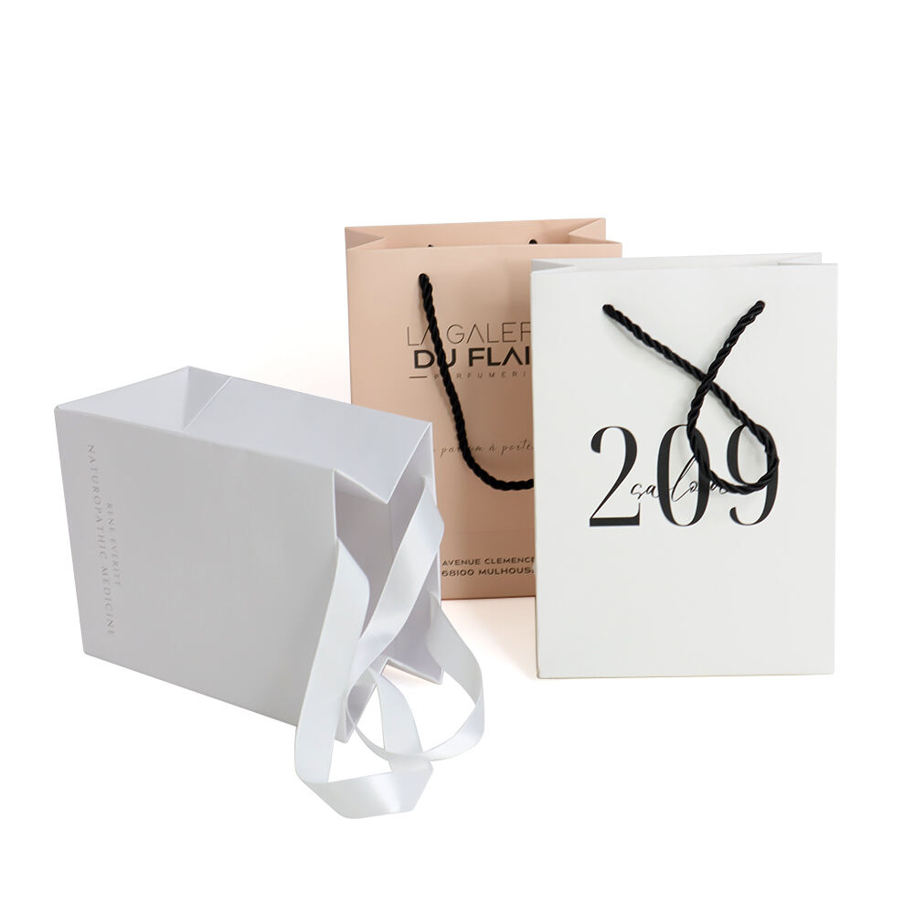 Customized Luxury Middle Paper Cloth Packaging Customized Logo for Apparel