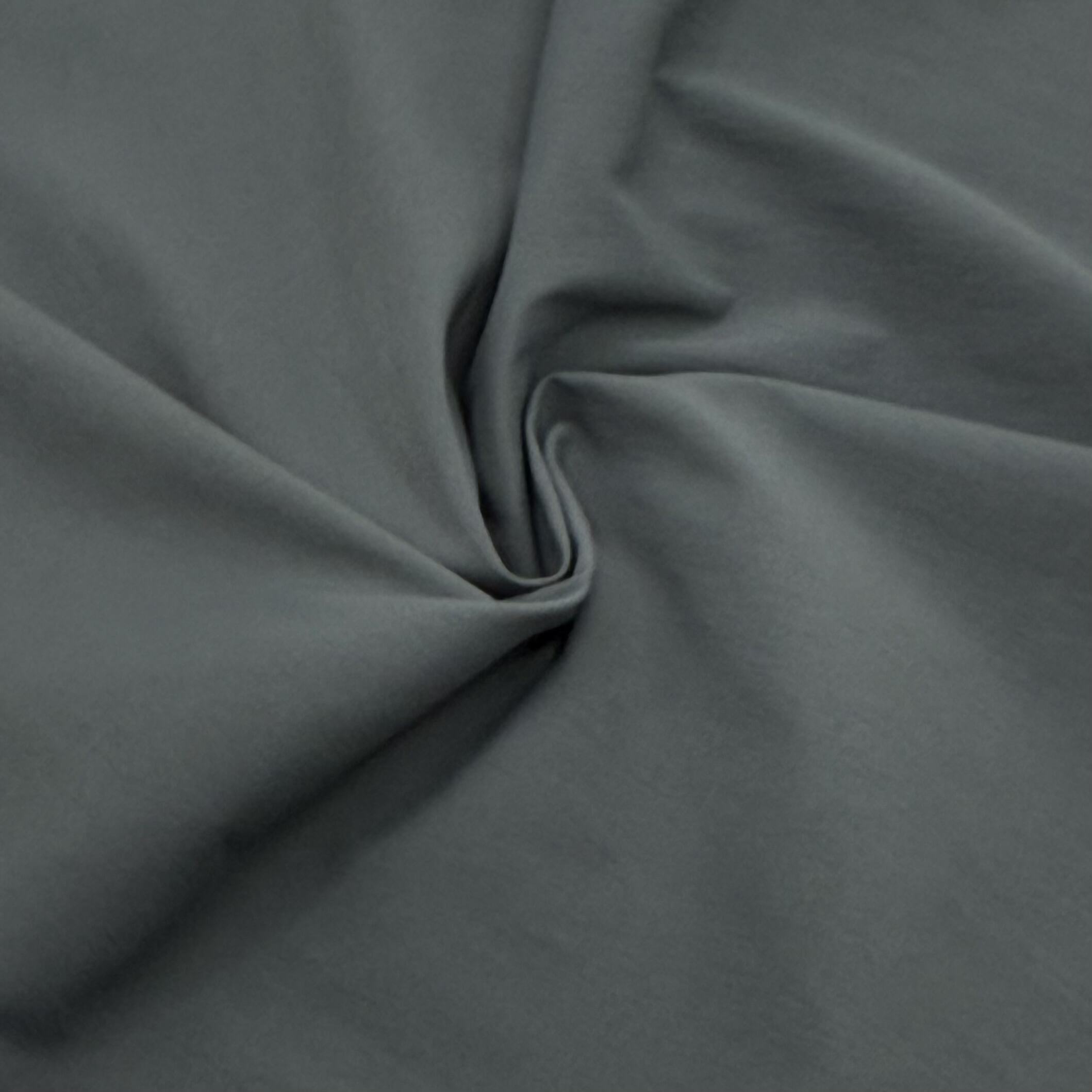 What Are the Benefits of Using Stretchable Cloth Material in Fashion Design?