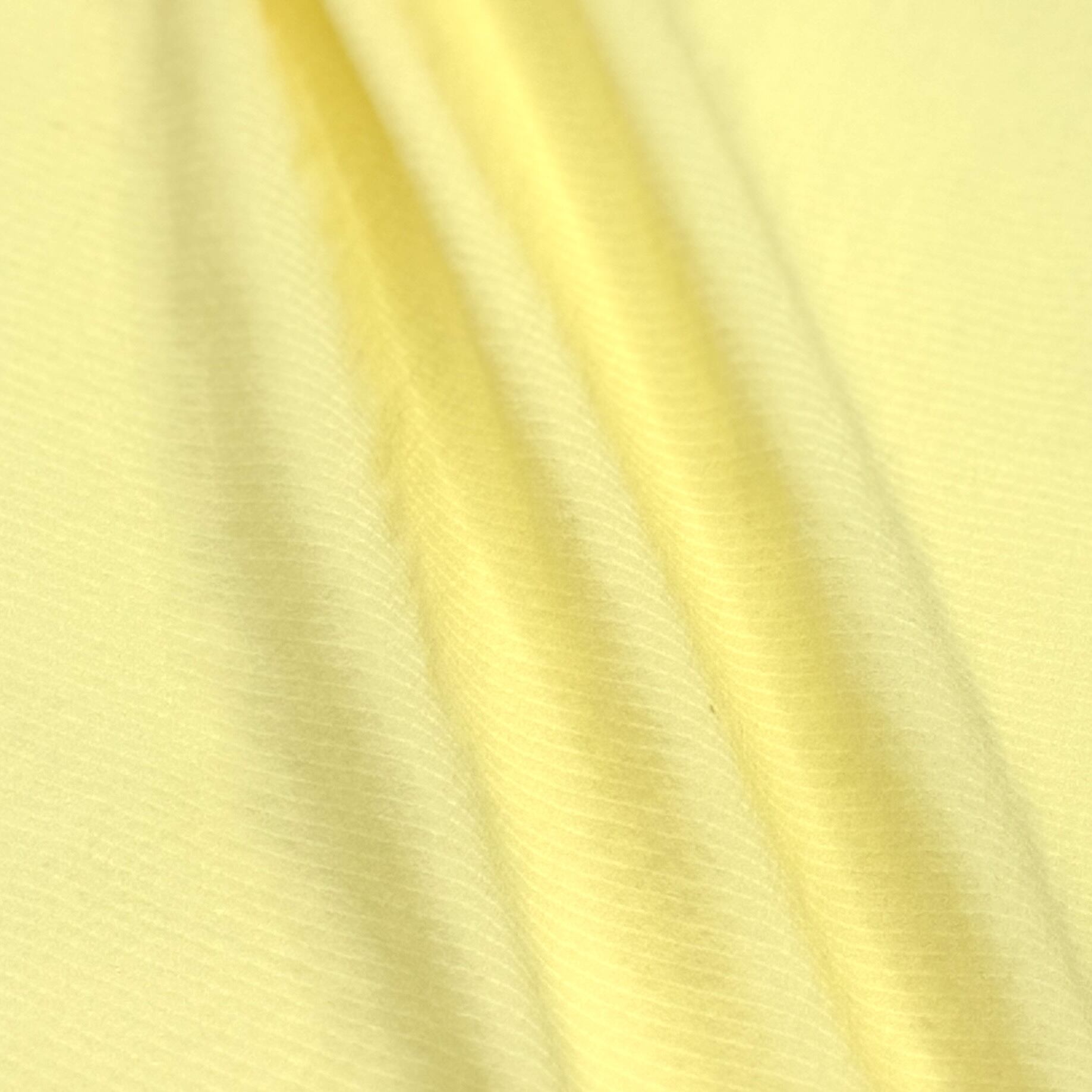 In che modo il tessuto in poliestere, nylon e spandex migliora comfort e flessibilità?