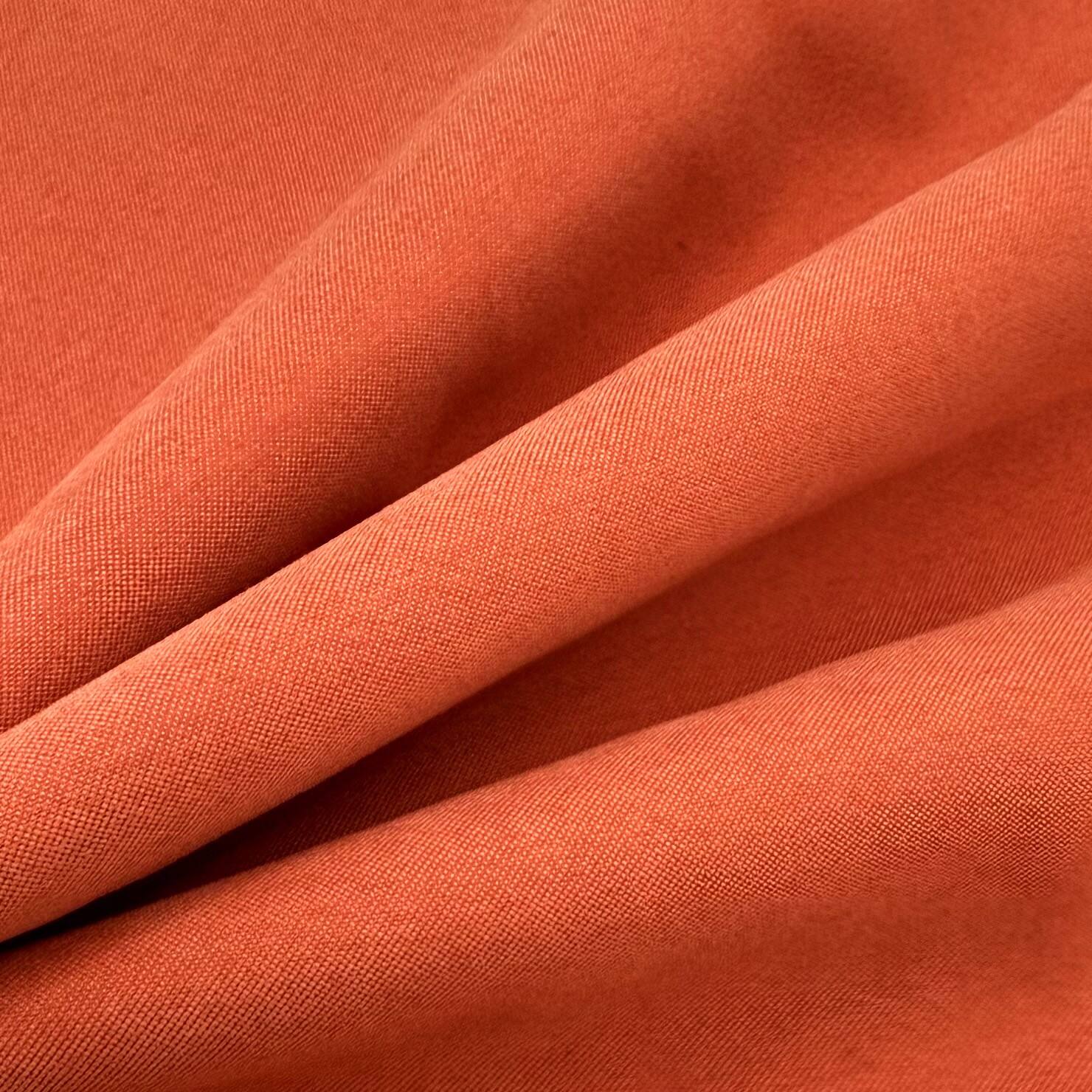 What Common Issues to Avoid When Using Waterproof Cloth Material?
