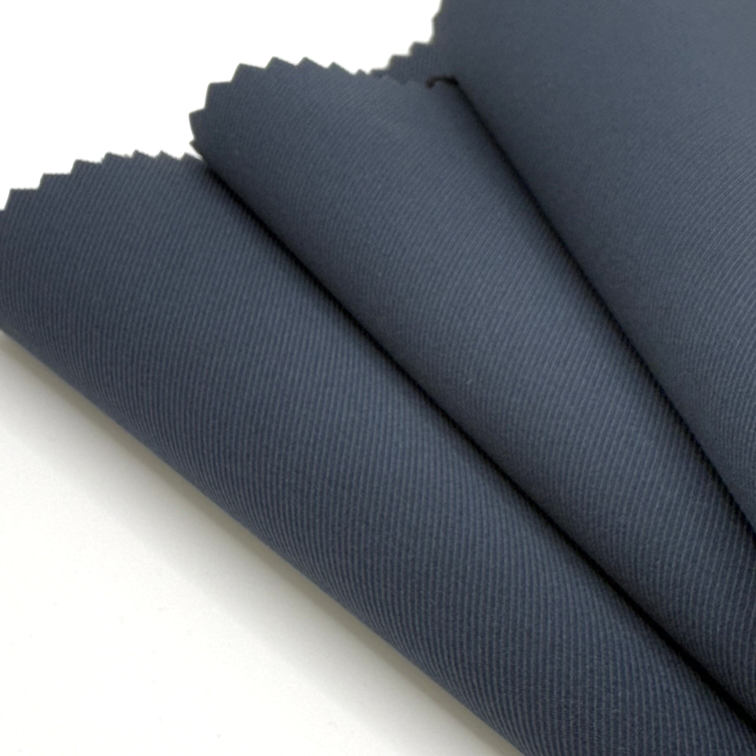 Hvad er almindelige anvendelsesproblemer med polyester twill, og hvordan undgår man dem?