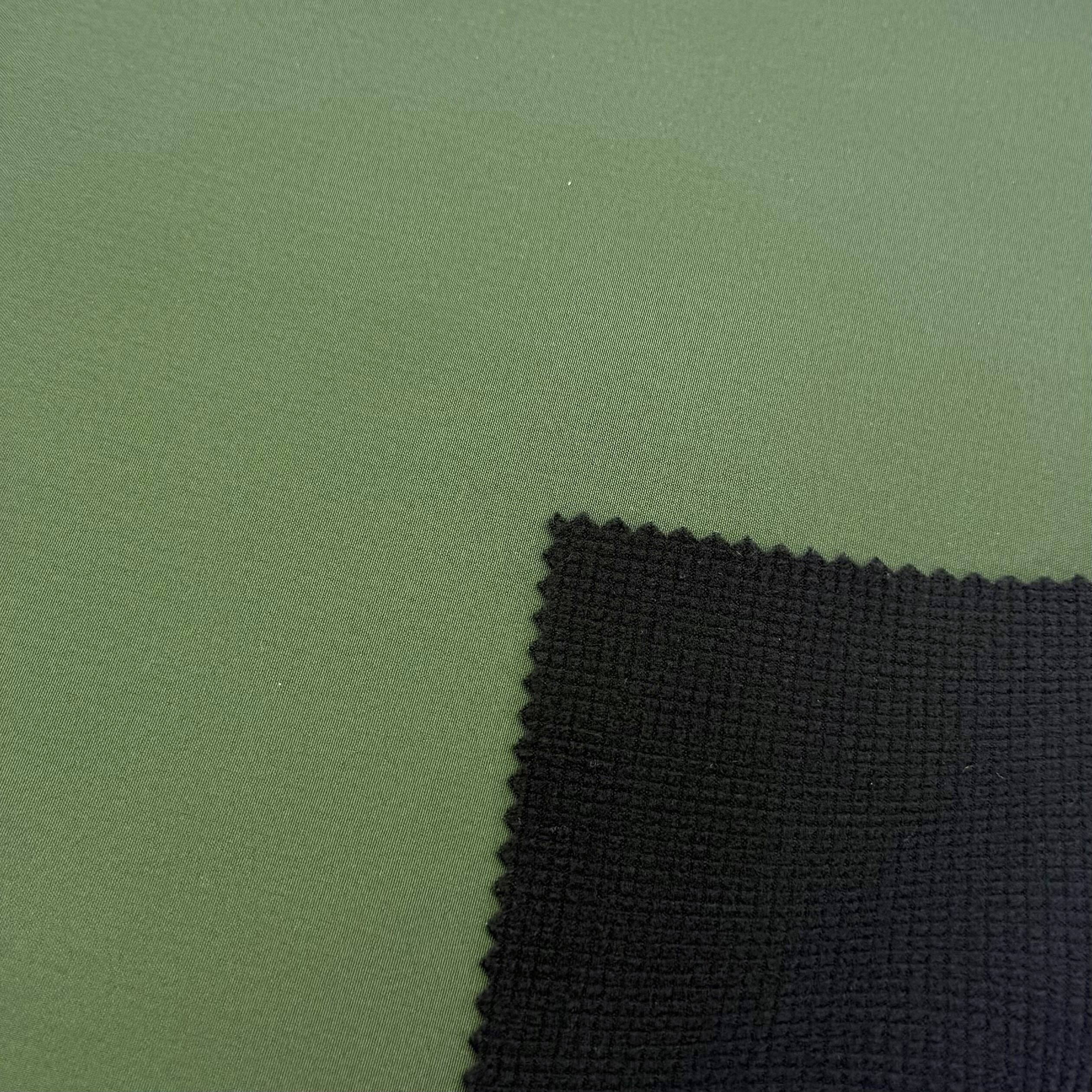 Hvad gør vandtætte softshell-stoffer ideelle til alle vejrforhold?