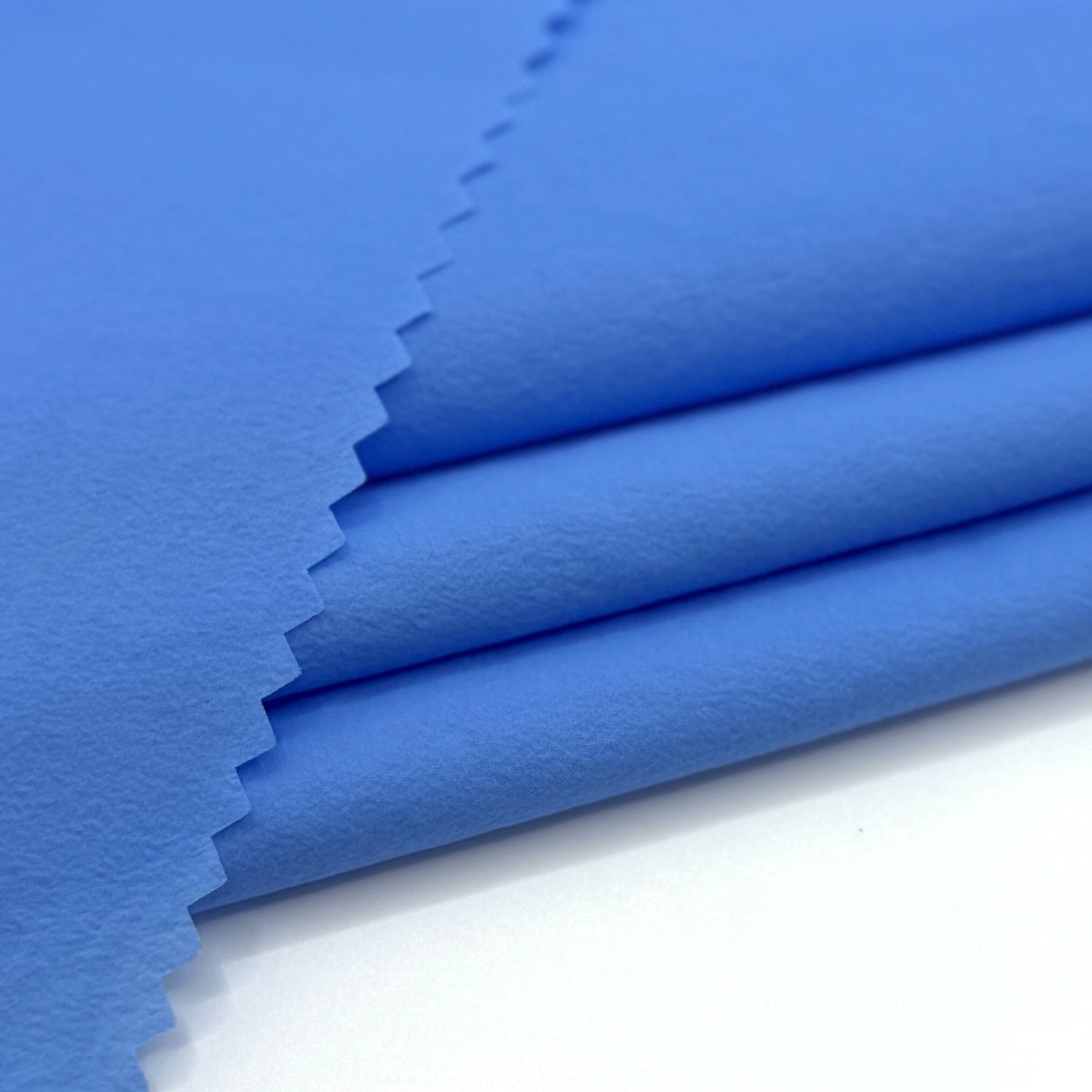 Quali problemi comuni evitare quando si approvvigionano tessuti in nylon, poliestere e spandex?