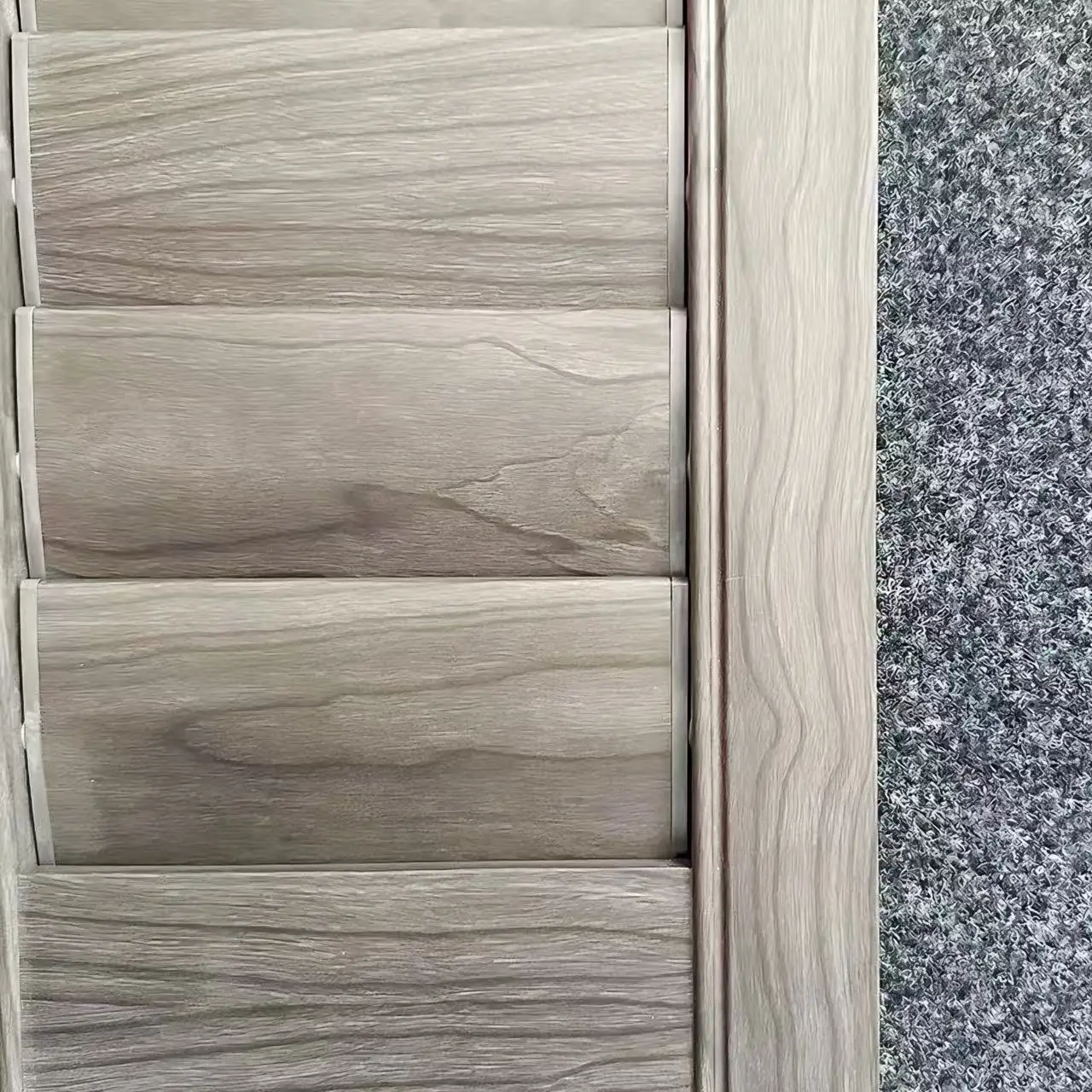 Flexible style options to match any home decor and window size.