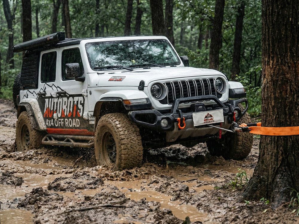 Is Soft Shackle Safe for Muddy Jungle Off-Road Recovery.jpg