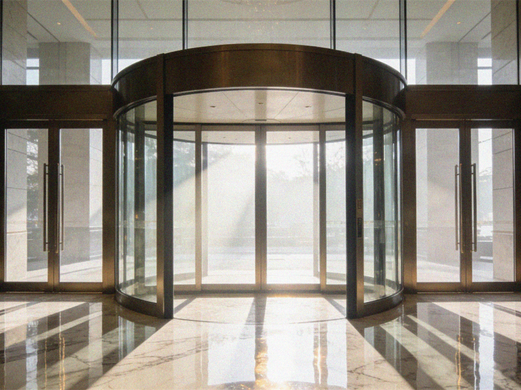 How to choose curved automatic doors for luxury hotel lobbies: 50% noise reduction & stable temperature control