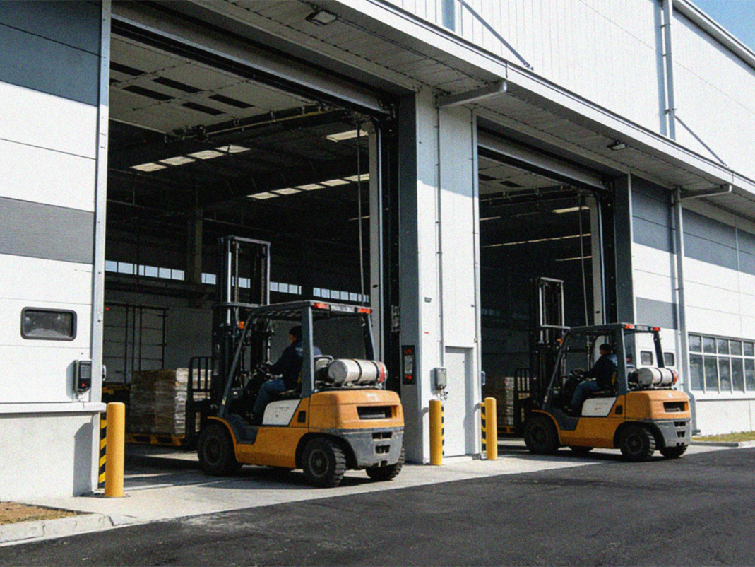How to choose heavy-duty industrial doors for logistics hubs: 80% faster opening & impact-resistant durability