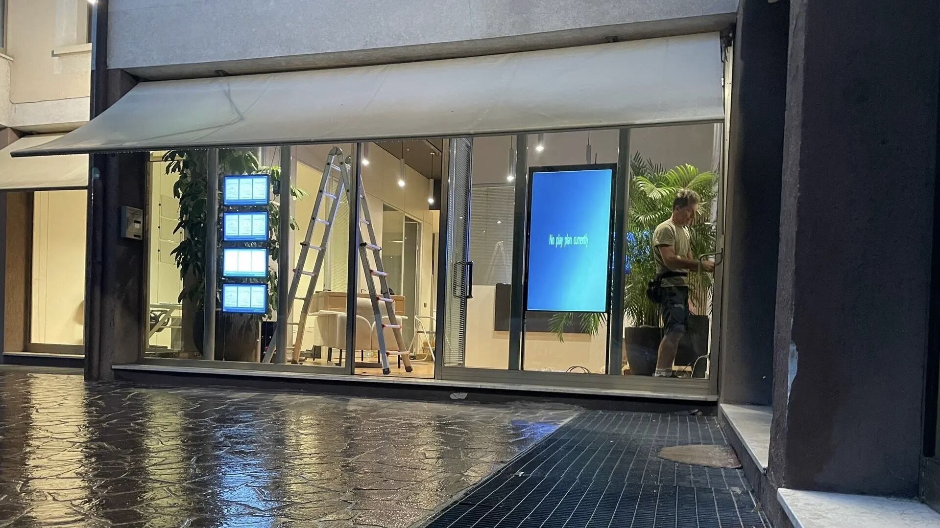 Enhanced User Experience with Intuitive Circular Interface Design