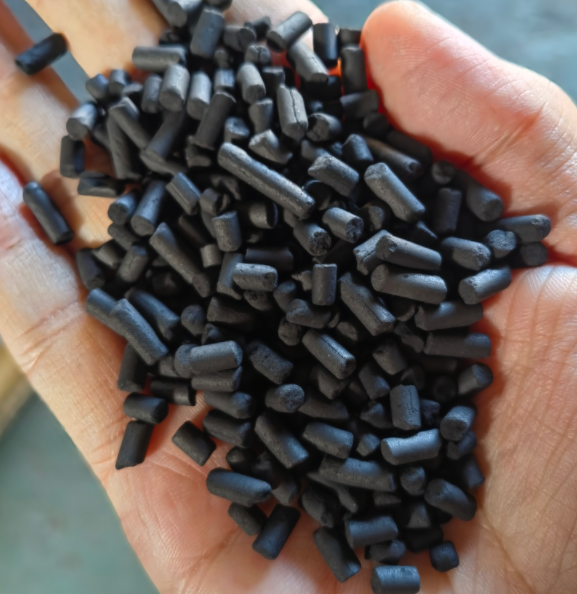 Characteristics and Applications of Activated Carbon for Oil and Gas Recovery