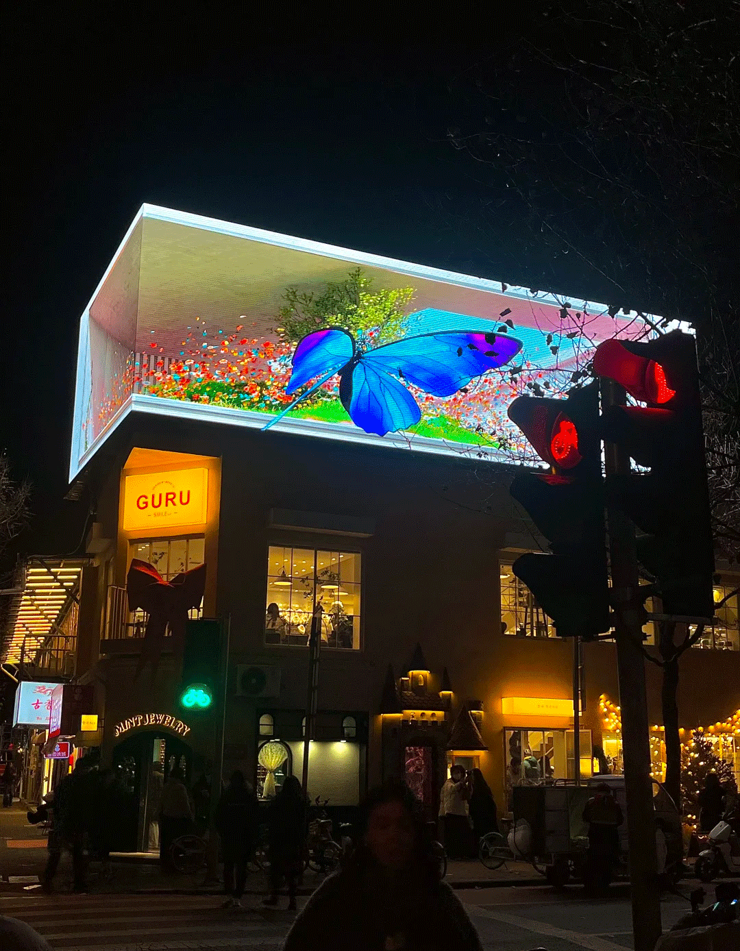 Which 3D billboards achieve seamless splicing effects?