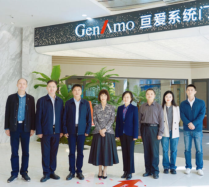 L'Ufficio di Contatto del Tribunale Superiore del Hunan con i Rappresentanti e i Membri ha visitato il Presidente di Greensee Windows and Doors