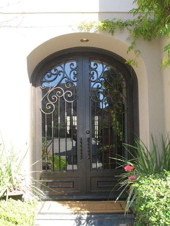 Enhanced Security Features of Modern Steel Entry Systems