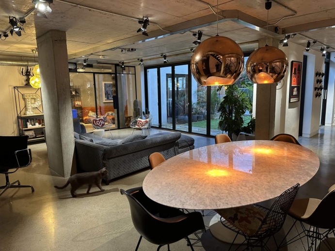 The Evolution of Architectural Elements: Steel's Rise to Prominence