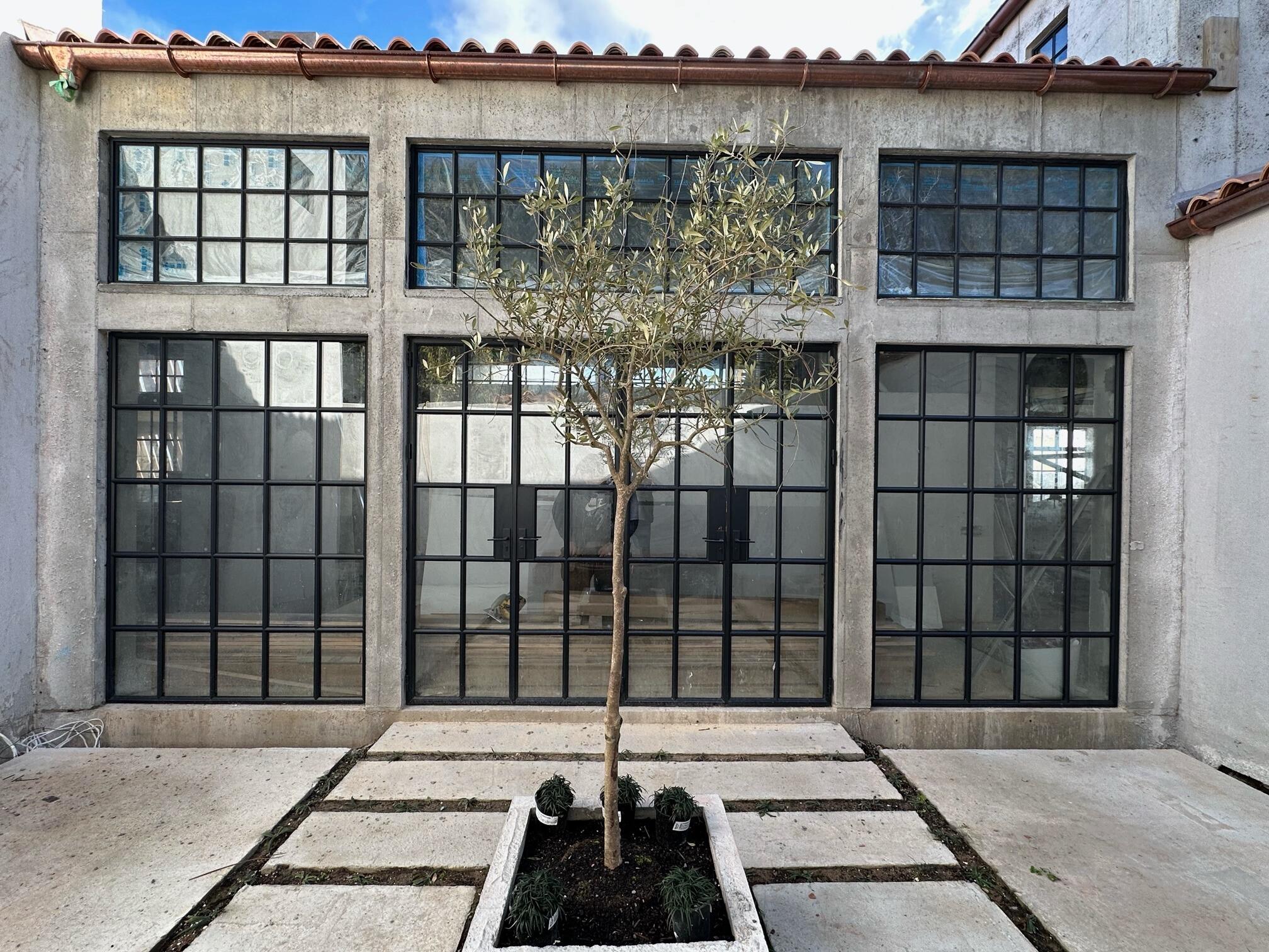 Why are custom steel doors the preferred choice for luxury architects? 