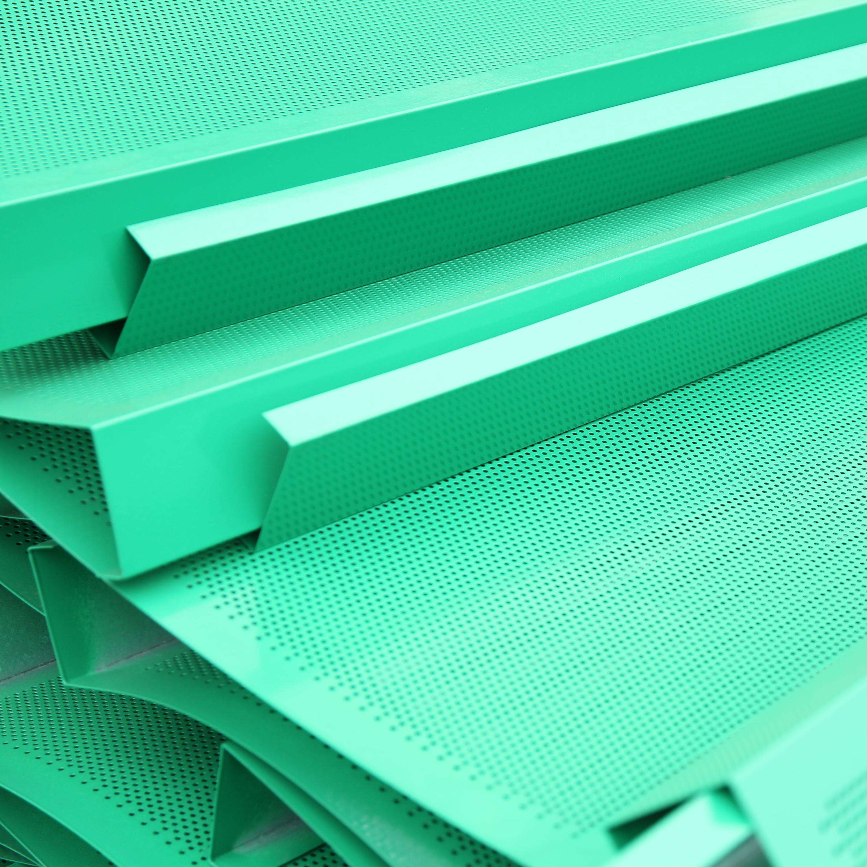 Choosing the right materials for your sound insulating fence to block out unwanted noise